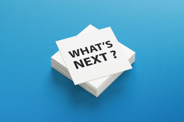 下一步是什么?在便签纸上有文字的概念图片下载
