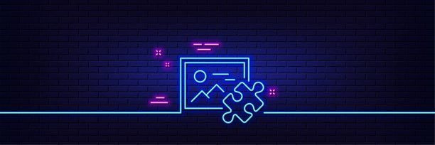 拼图图像线图标。拼图片与照片标志。霓虹灯辉光效果。向量图片下载
