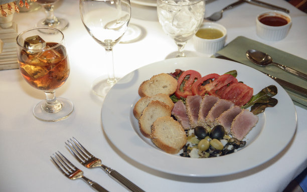 新鲜金枪鱼晚餐图片下载