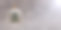 圣诞雪花树在玻璃球上银色背景，复制空间。3 d图片下载