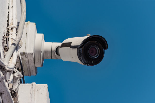 闭路电视安装在柱子上图片下载