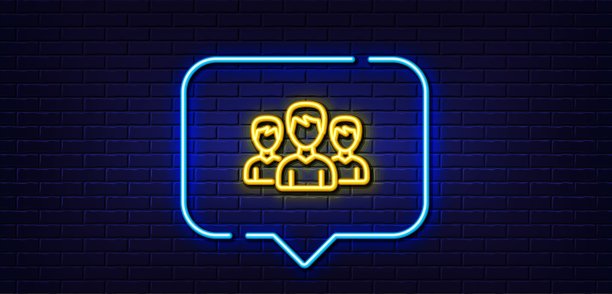 群组线路图标。用户或团队合作标志。霓虹灯说话泡泡。向量图片下载