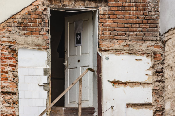 穷人之家图片下载