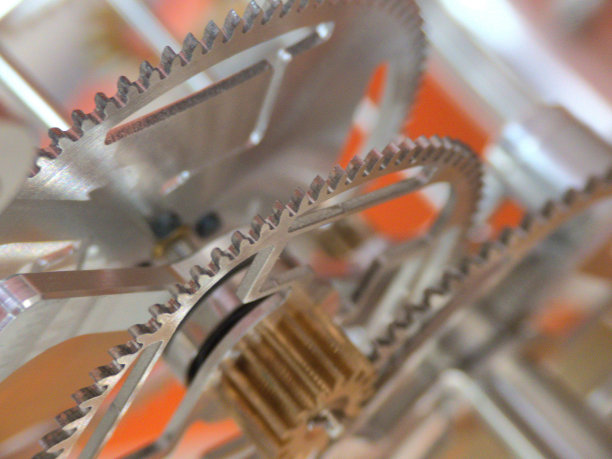 利用齿轮(表、摆、钟、钟等)机械测量时间的设备。图片下载