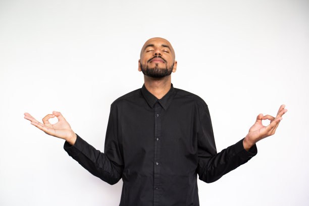 放松的年轻商人沉思的肖像图片下载