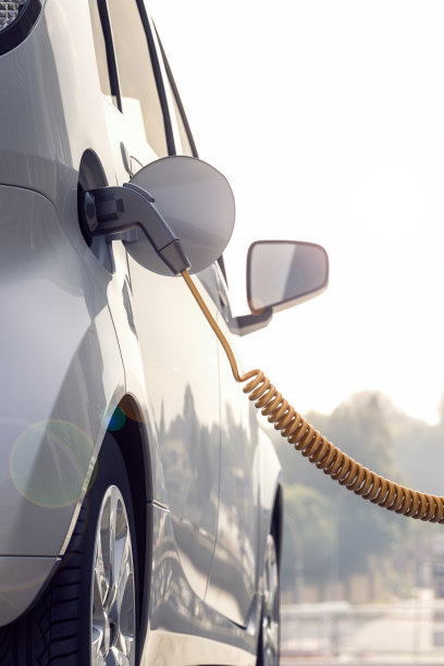 现代电动汽车或电动汽车充电站上的充电电池图片下载