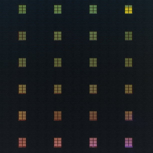 一个门面在晚上有许多窗户图片下载