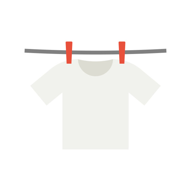 衣服洗完就干了。干净的t恤挂在绳子上与衣夹在白色背景。图片下载