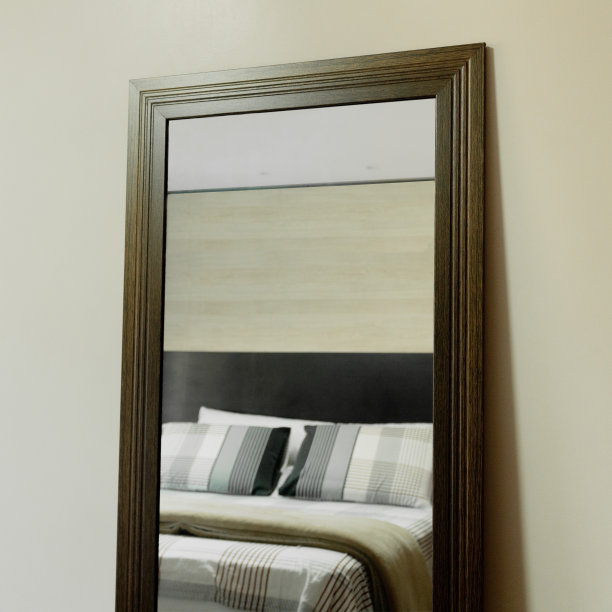 带镜子的卧室装饰图片下载