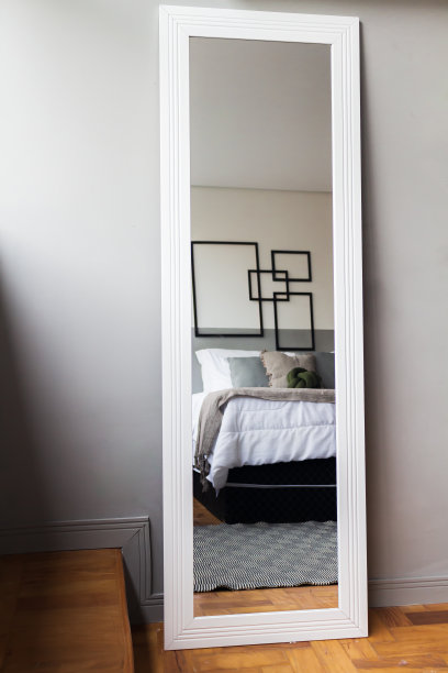 带镜子的卧室装饰图片下载