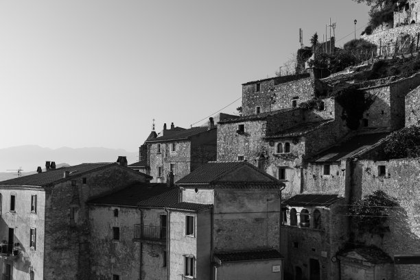 Pesche，在Molise的Isernia省的村庄图片下载