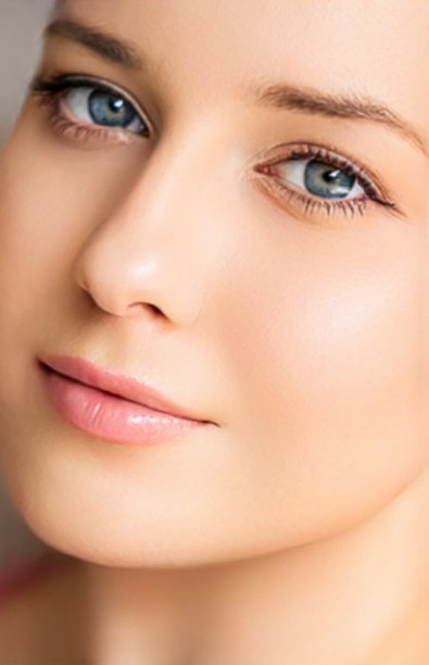 完美的皮肤和美丽的外表，美丽的面孔的年轻女性护肤化妆品和美容图片下载