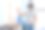 年轻的西班牙人理疗师在康复诊所使用虚拟现实眼镜图片下载