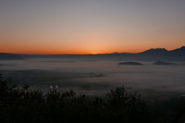 阿索地区是世界上最大的有人居住的火山口，被称为阿索山。阿索火山口的云海被称为“云海”，是最好的风景之一。图片下载
