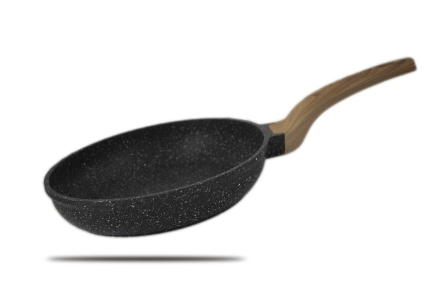 白色背景下的空煎锅图片下载