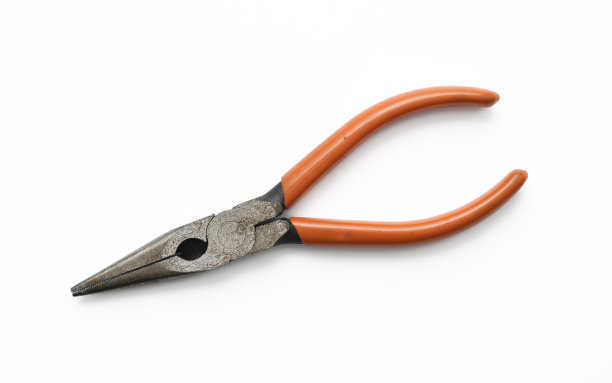 白色背景上的旧钳子的孤立镜头图片下载