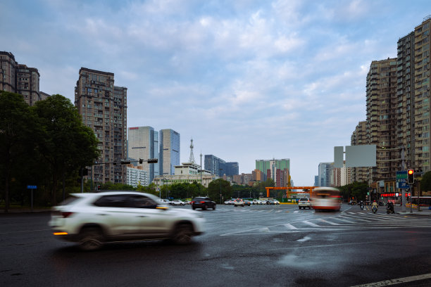 阳光灿烂的成都图片下载