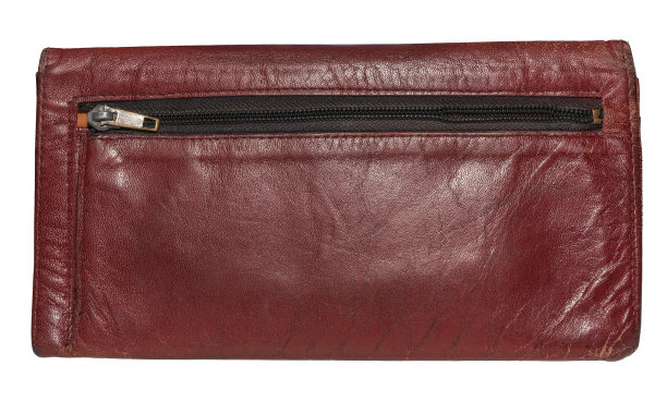 旧皮钱包孤立在白色背景图片下载