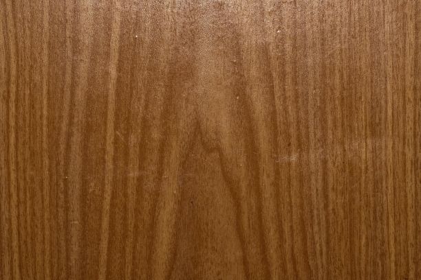 宏观质感的老漆木衣柜图片下载