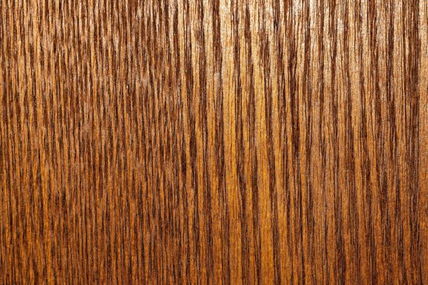 宏观质感的老漆木衣柜图片下载