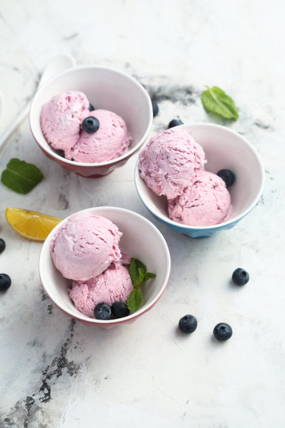 蓝莓冰淇淋图片下载