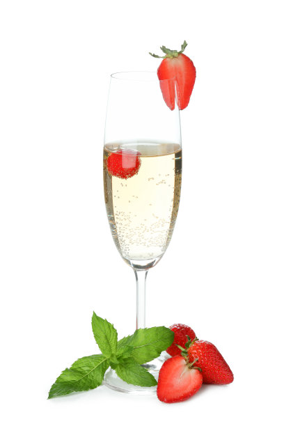 玻璃与罗西尼鸡尾酒隔离在白色背景图片下载