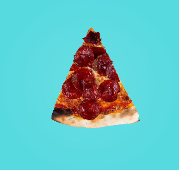 披萨。意大利辣香肠萨拉米披萨。前视图。图片下载