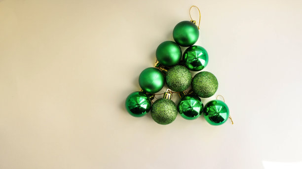 绿色圣诞球图片下载