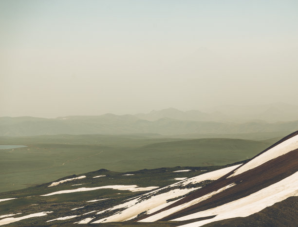 美丽的山和天空图片下载