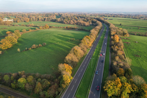 无人机拍摄的英国乡村美景图片下载
