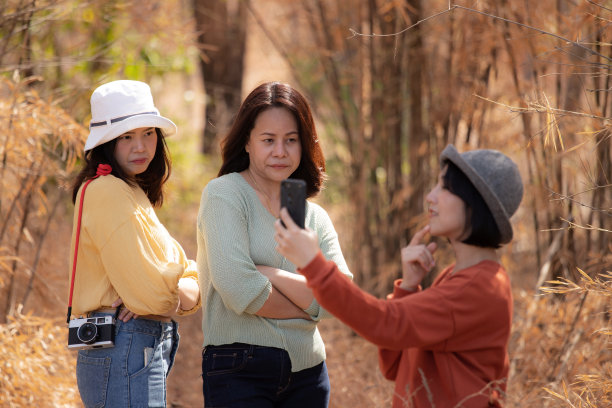 八卦,欺负图片下载