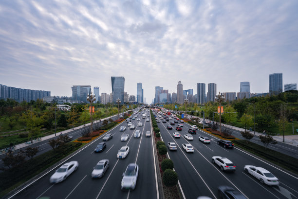 早上在成都的城市立交桥上图片下载