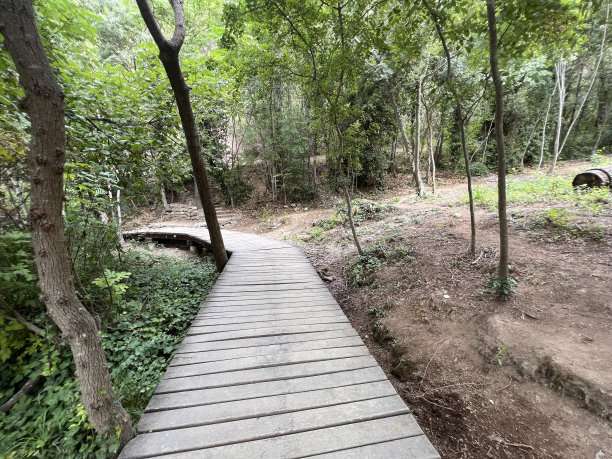 克尔卡 - 克罗地亚罗佐瓦茨国家公园靠近希贝尼克和扎达尔，拥有塞文瀑布 比卢希卡布克、乔里查布克、马诺伊洛瓦奇斯拉波维、松多夫耶尔、米利亚奇卡巴掌、罗什基巴掌、斯克拉丁斯基布克图片下载