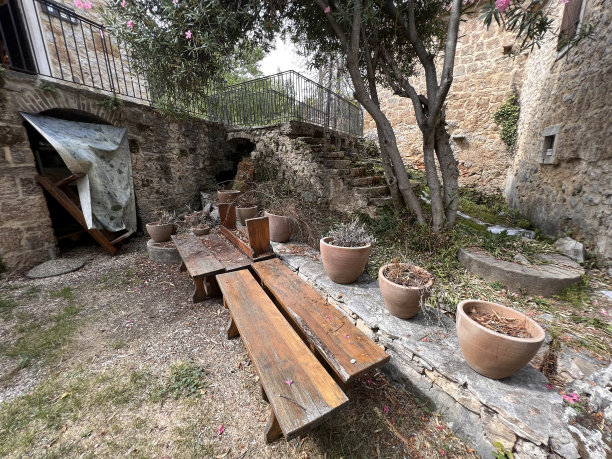 克尔卡 - 克罗地亚罗佐瓦茨国家公园靠近希贝尼克和扎达尔，拥有塞文瀑布 比卢希卡布克、乔里查布克、马诺伊洛瓦奇斯拉波维、松多夫耶尔、米利亚奇卡巴掌、罗什基巴掌、斯克拉丁斯基布克图片下载