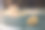 特写镜头一个闪闪发光的胸针在一个模糊的背景上的桌子上图片下载