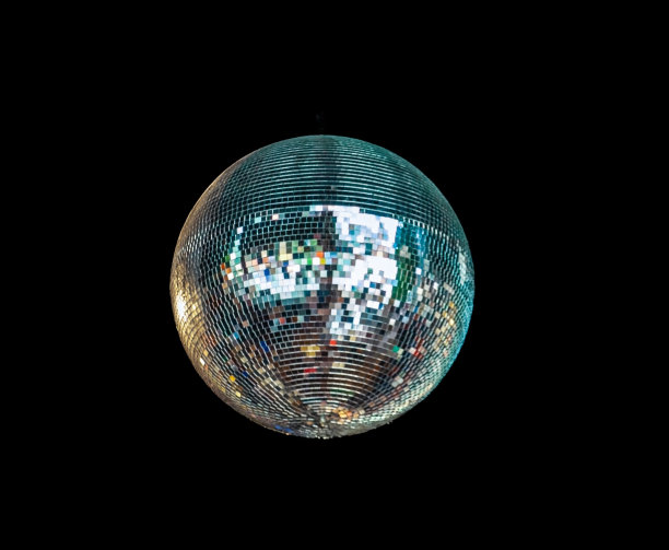 迪斯科镜球孤立在黑色背景上图片下载