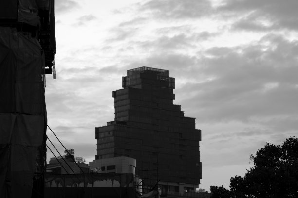 曼谷沙顿大厦，泰国曼谷图片下载