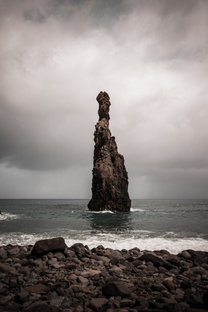 马德拉岛上的Ribeira da Janela大岛的去饱和色调图片下载