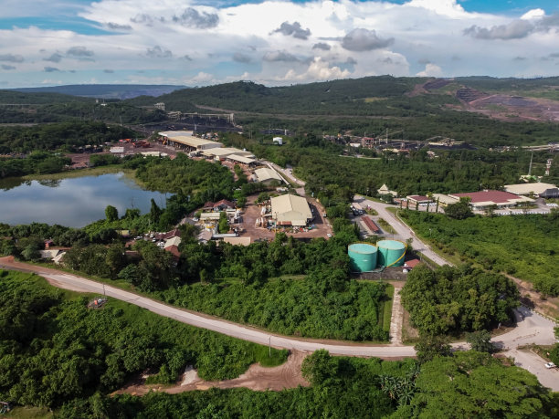 PT KPC办公大楼鸟瞰图图片下载