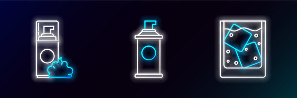 放满威士忌和冰块图片下载