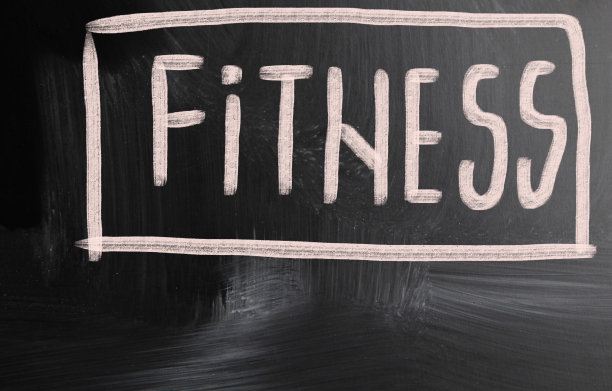 特写的白色文字“健身”在一个黑色的表面图片下载