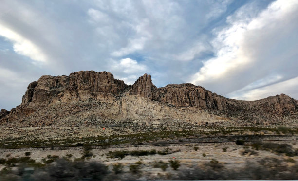 新墨西哥州山区岩石景观的美丽照片图片下载
