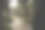 一个年轻女子的剪影背景上的绿色景观图片下载