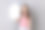 小女孩抱着纸房子，微笑友好，广告中介服务，购房。图片下载