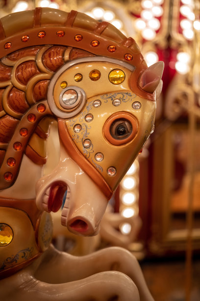 旋转木马的马图片下载