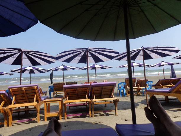 在Khao Takiab海滩放松图片下载