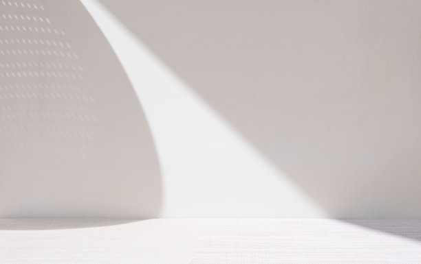 浅灰色的设计或创意作品的原始背景图像。图片下载