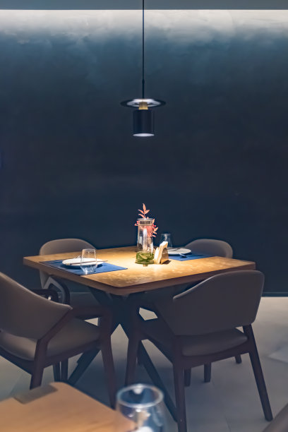 餐厅的空座位，预订座位图片下载