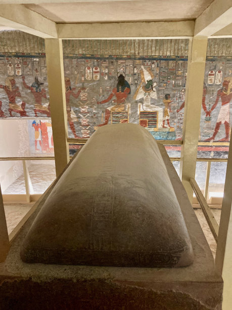 埃及卢克索帝王谷拉美西斯一世陵墓内的墙壁绘画图片下载