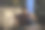 年轻人在家里看电视，照片图片下载